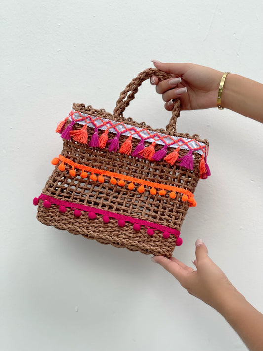 VCAY Pom Pom y Tassel Decor Straw Bag